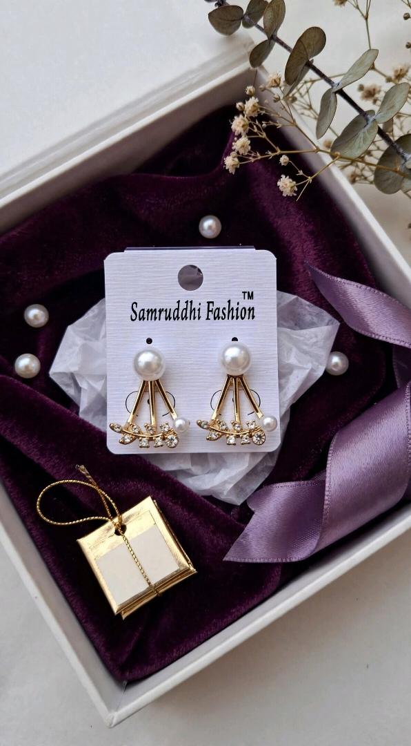 Elegant Pearl Fan Earrings