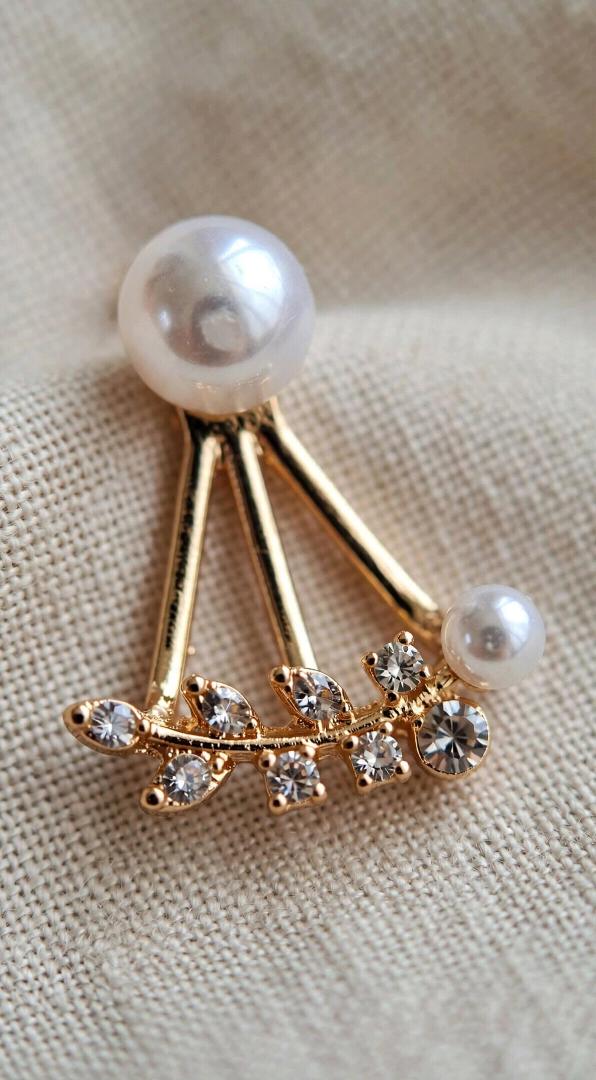 Elegant Pearl Fan Earrings