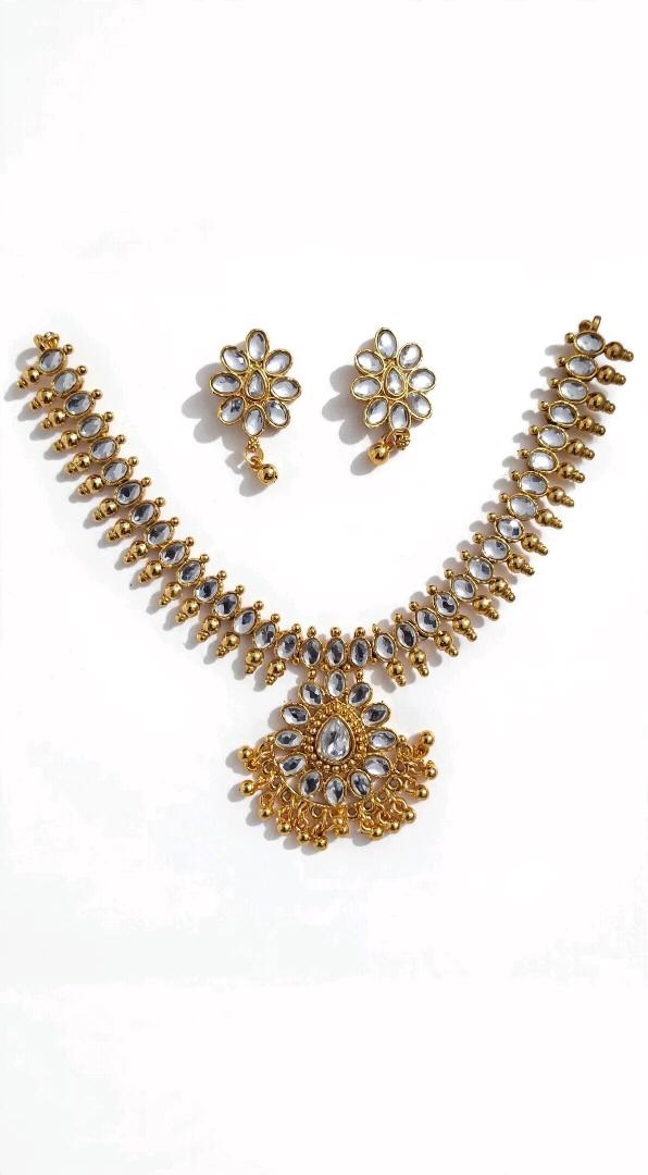 Gold Plated Traditional Kundan Choker Necklace Set with Earrings