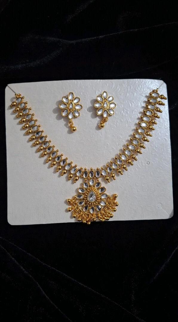 Gold Plated Traditional Kundan Choker Necklace Set with Earrings
