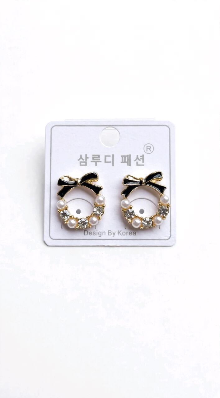 Korean Design Black Bow Pearl Wreath Stud Earrings