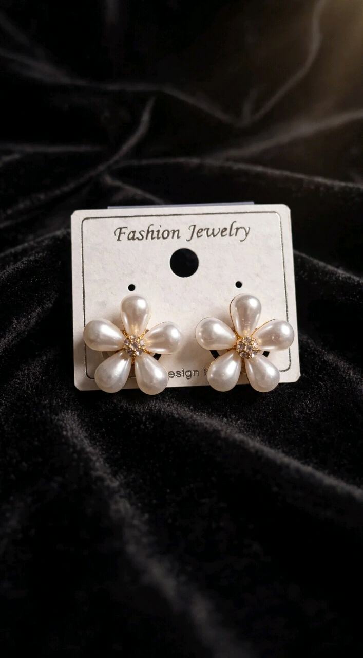 Pearl Flower Stud Earrings
