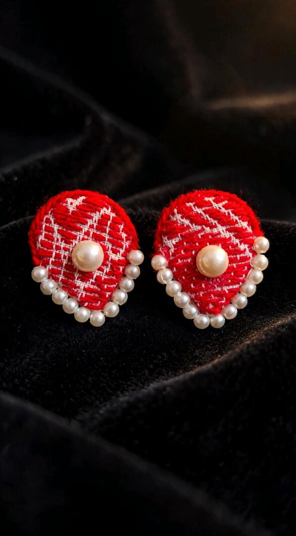 Red Gamosa Pearl Fabric Stud Earrings
