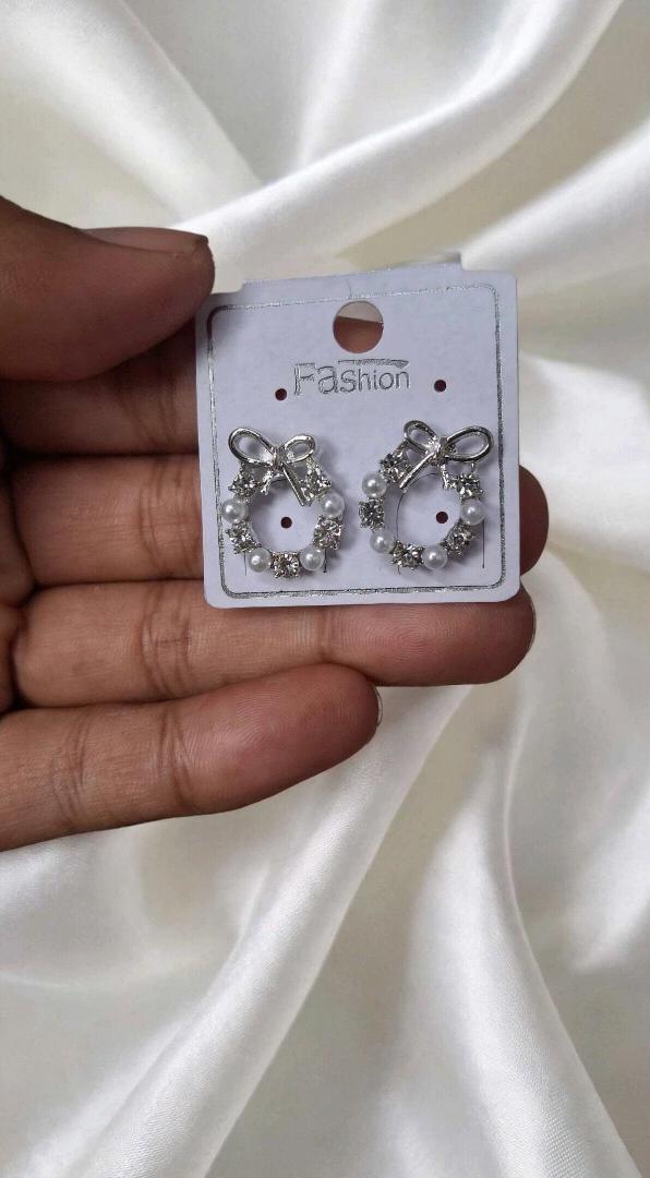 Silver Bow Wreath Pearl Stud Earrings - Fashion Korean Style